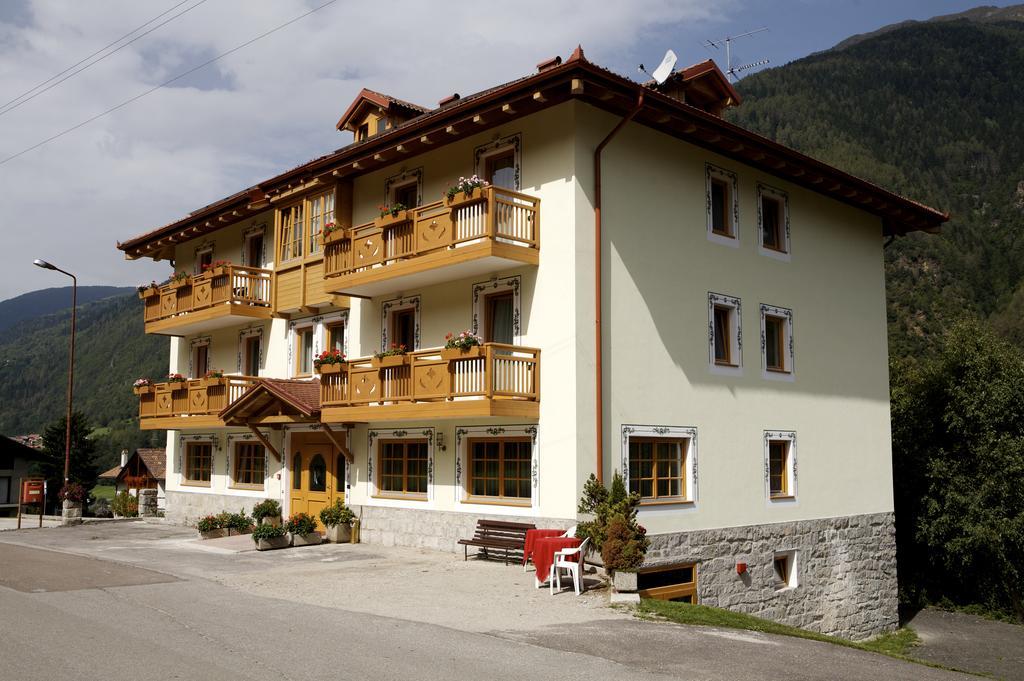 Hotel Almazzago Commezzadura Exterior photo