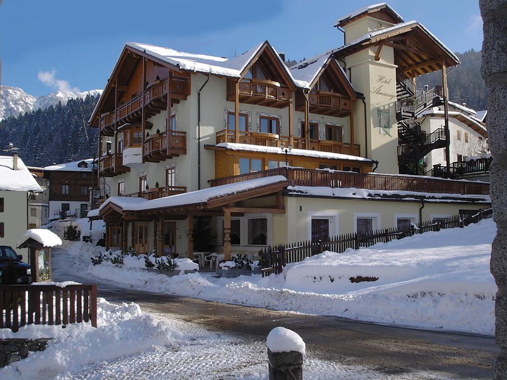 Hotel Almazzago Commezzadura Exterior photo