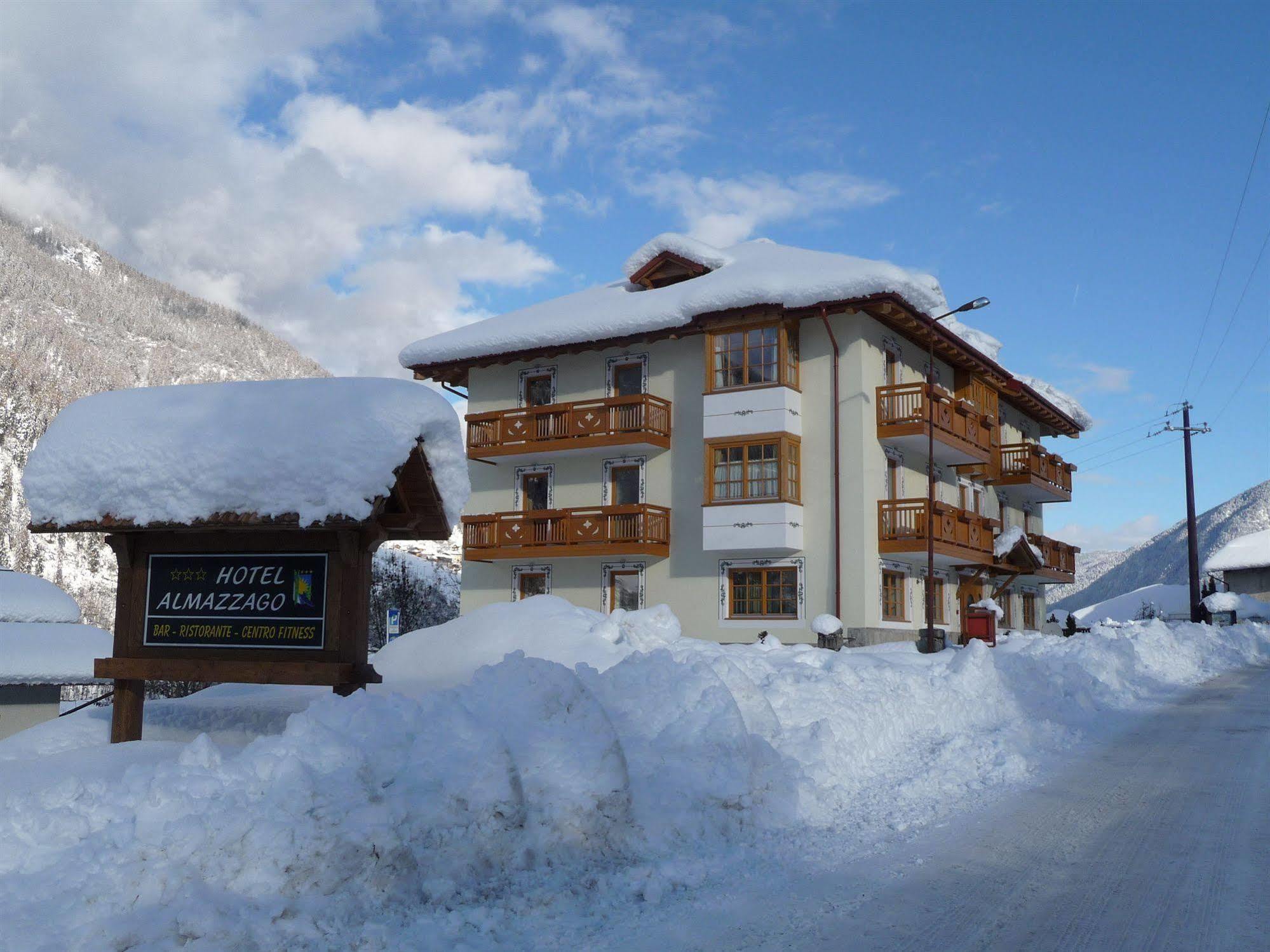 Hotel Almazzago Commezzadura Exterior photo