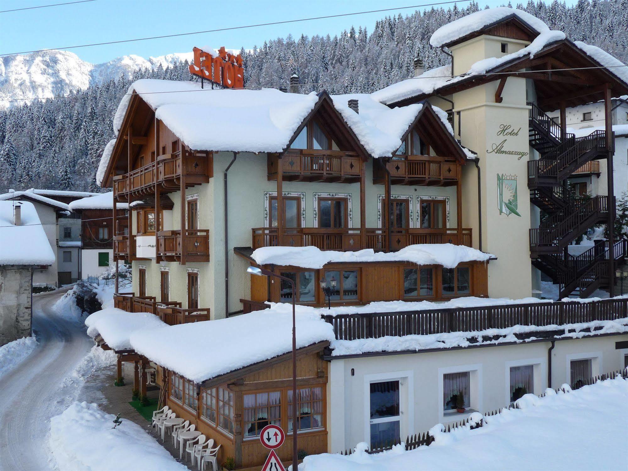 Hotel Almazzago Commezzadura Exterior photo