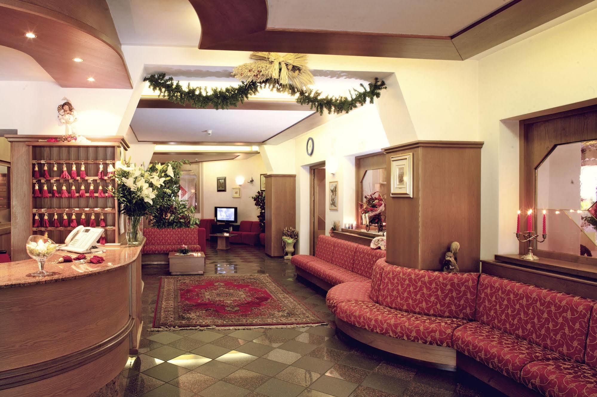 Hotel Almazzago Commezzadura Exterior photo